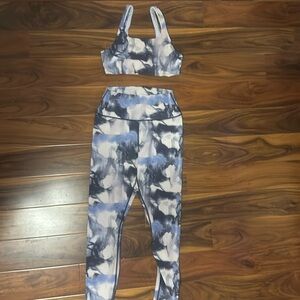 Alo Yoga Vapor High-Waist Graffiti Tie Dye Legging & Vapor Graffiti Tie Dye Bra